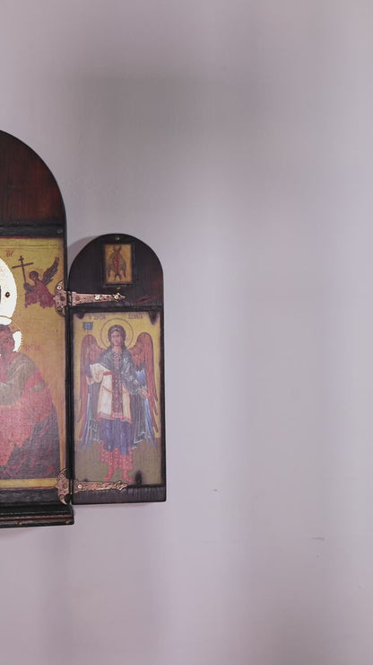 Παναγία η Αμόλυντος, Τρίπτυχο με Χριστό & Αρχαγγέλους, 60×57 cm